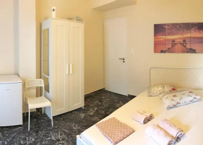 Argo Apartment 15Min From The Airport, 1Min From The Beach Artemis City Center